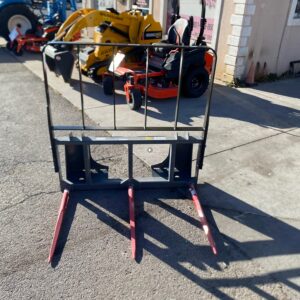 Braber Triple Bale Spear W/Headache rack 39"